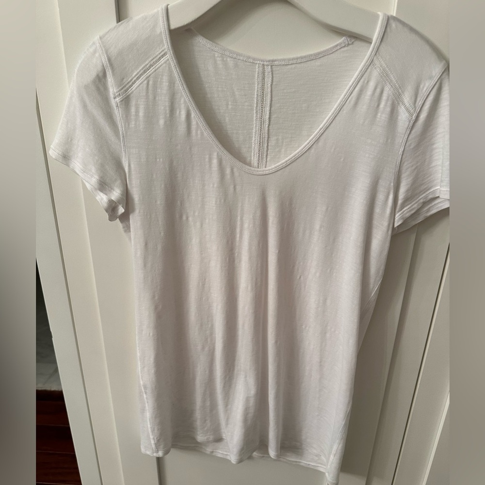 Lululemon white tee with detailing in back